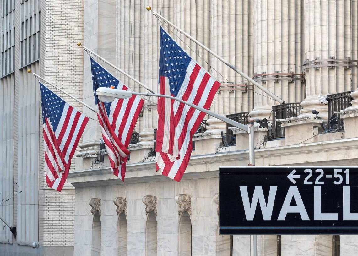 Wall Street cierra en rojo, pendiente de las tensiones en Oriente Medio
