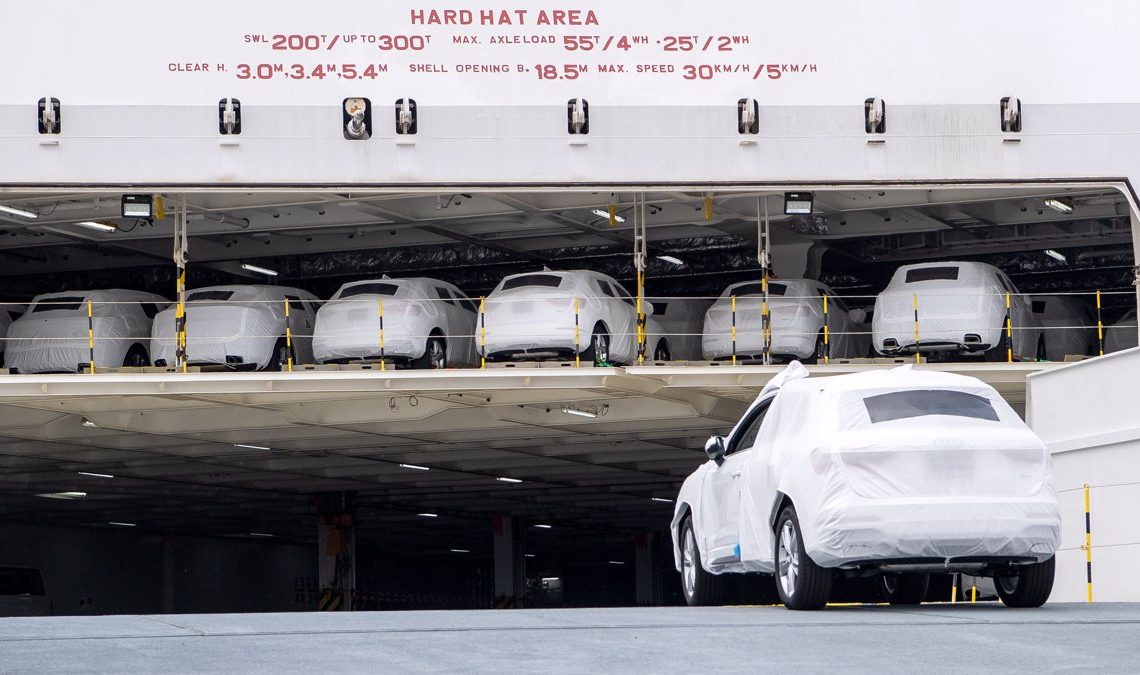 China advierte a Bruselas que "tomará medidas" para proteger a sus empresas tras los aranceles