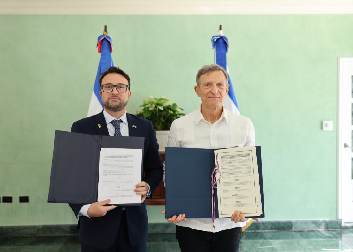 Mirex firma acuerdo de cooperación en educación superior tecnológica con Israel