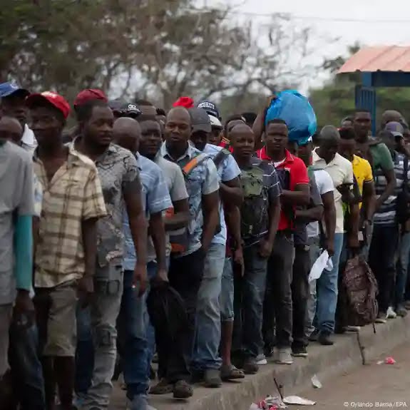 Comerciantes reportan caída de ventas de hasta un 80 % por deportaciones de nacionales haitianos