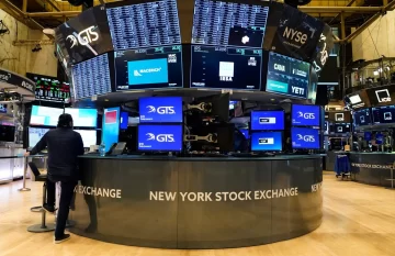 Wall Street cierra mixto, pero satisfecho con cifras de empleo en EEUU