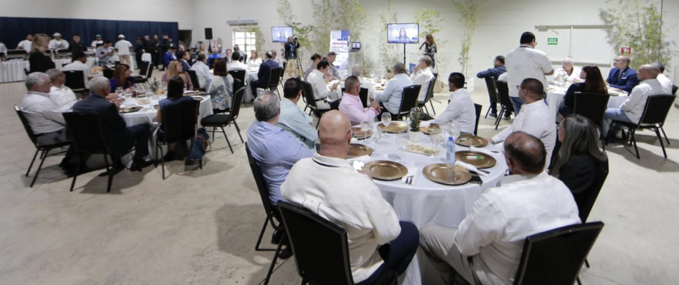 Dirigentes municipales y empresarios solicitan fortalecer turismo en Puerto Plata