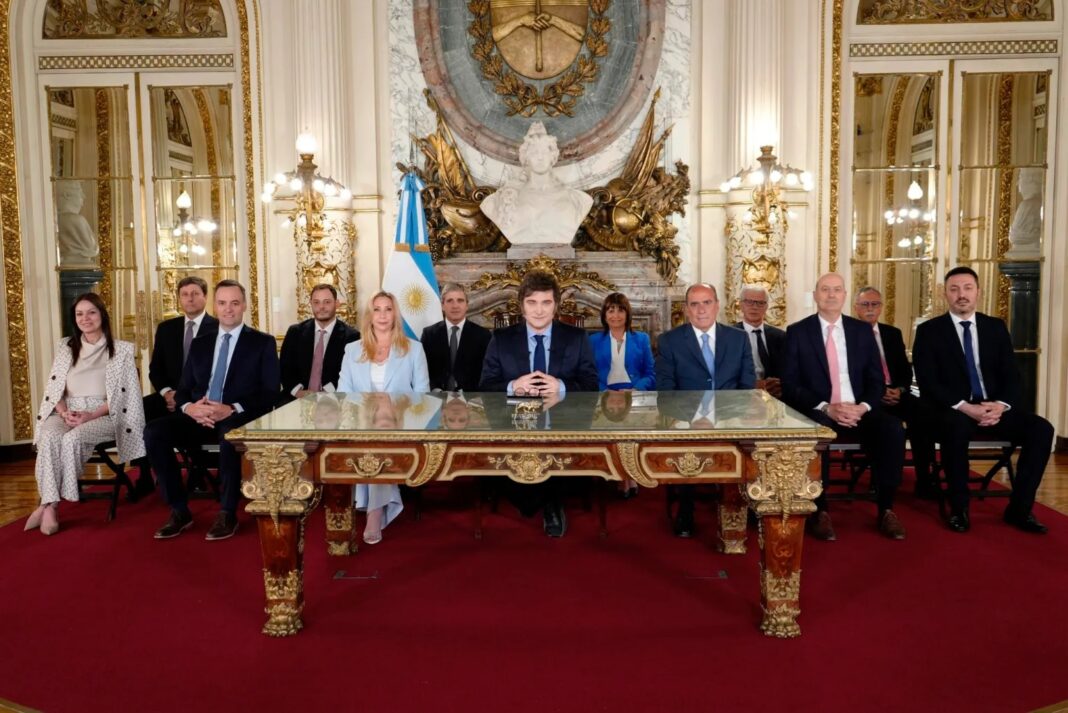 Presidente de Argentina anuncia una bajada del 90 % de impuestos