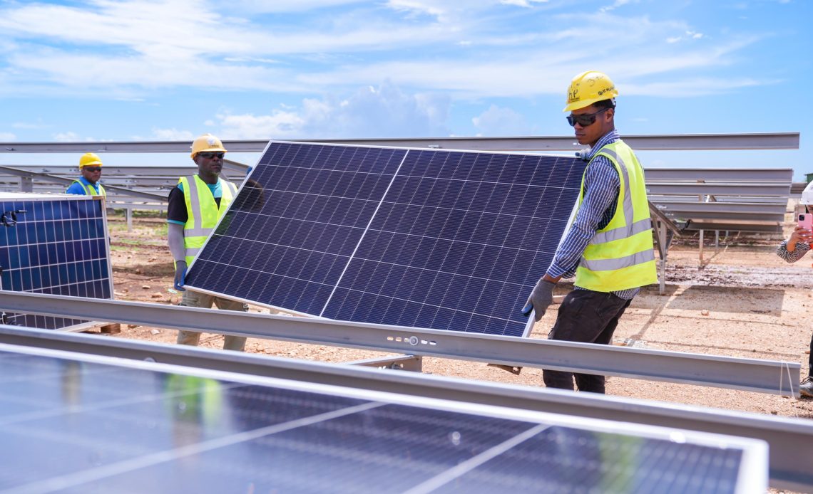 RD alcanza cifra récord de 1,101 MW en generación renovable, según Energía y Minas