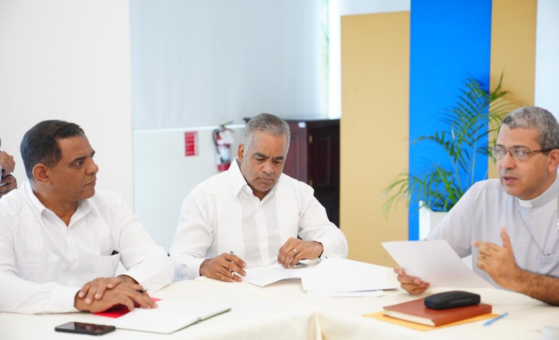 Gobierno busca consenso en diálogo sobre reasentamiento en Cotuí