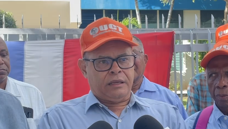 UCT propone aumento salarial de 37.5% para compensar poder de compra de trabajadores