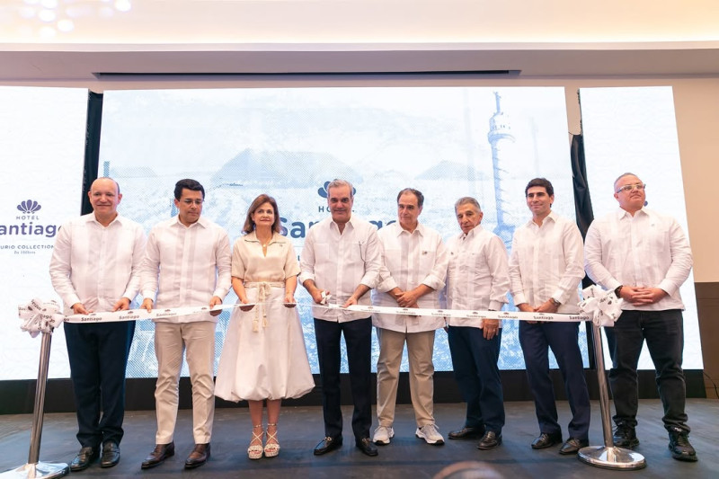 Abinader encabeza inauguración del Hotel Hilton Santiago Abinader encabeza inauguración del Hotel Hilton Santiago