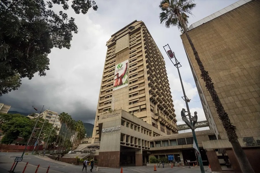 Venezuela reduce jornada laboral en el sector público por seis semanas debido a la sequía