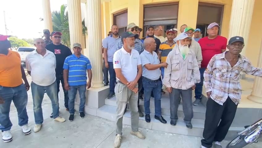 Agricultores piden dragado y reparación del muro de contención en río Masacre; están en riesgo