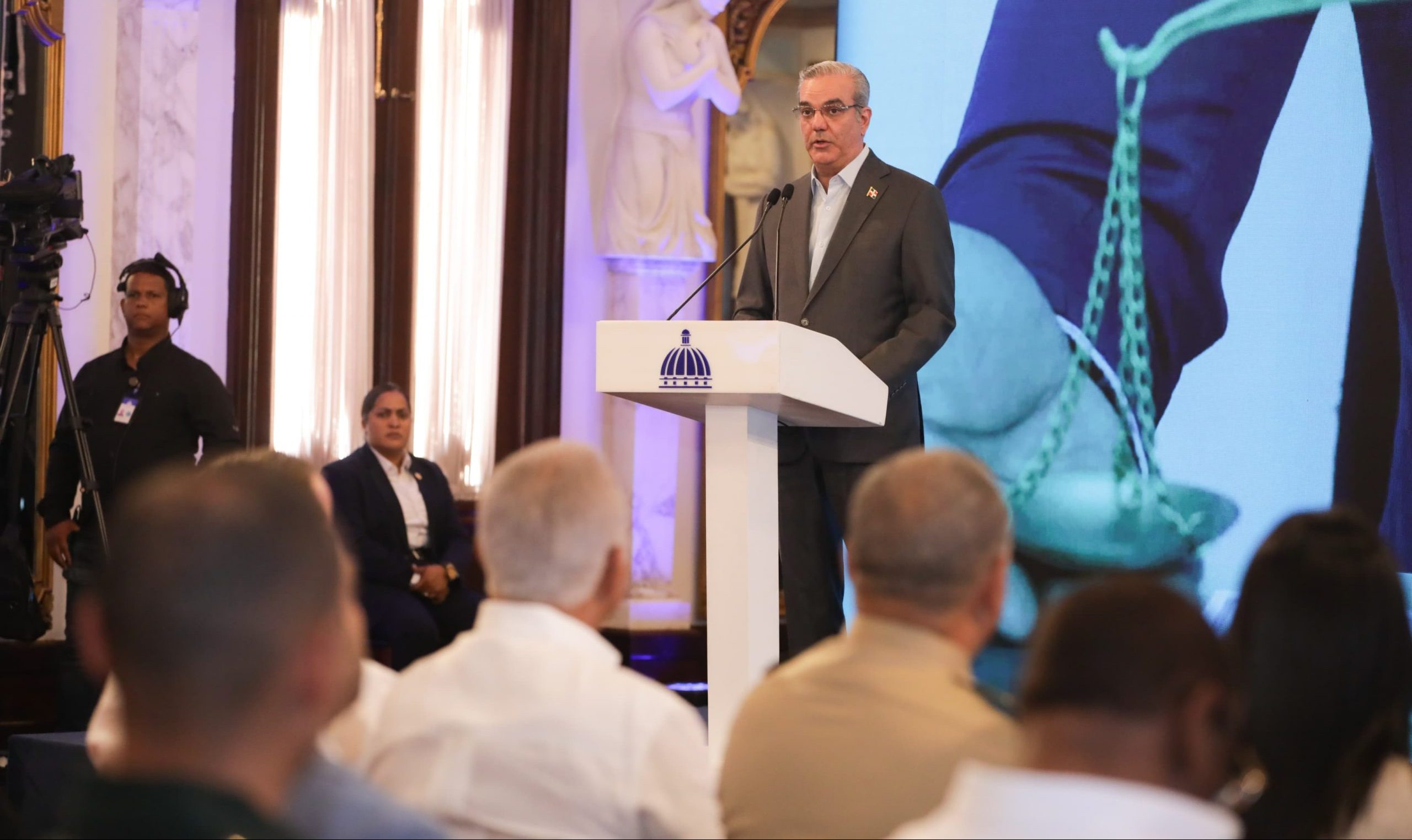 Economía de la RD marcha por la «vía correcta», dice Presidente