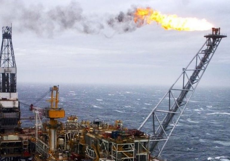 El petróleo cae ante la perspectiva de paz entre Ucrania y Rusia