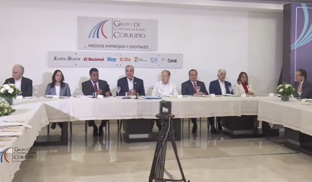 Presidente dice reforma fiscal debe ser una decisión de todos Presidente dice reforma fiscal debe ser una decisión de todos