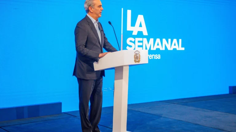 Gobierno anuncia bono de mil pesos para más de un millón de estudiantes Gobierno anuncia bono de mil pesos para más de un millón de estudiantes