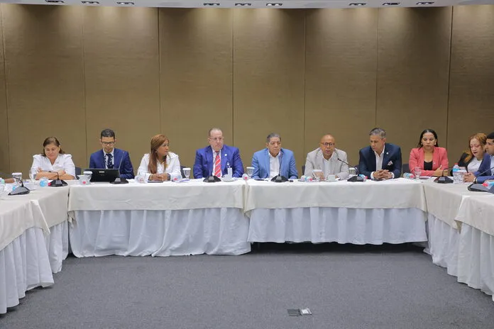 Magín Díaz prevé Presupuesto reformulado ayudará a impulsar el crecimiento Magín Díaz prevé Presupuesto reformulado ayudará a impulsar el crecimiento