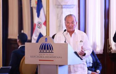 Frank Rainieri plantea diversificar la oferta turística y regular hospedaje de renta corta