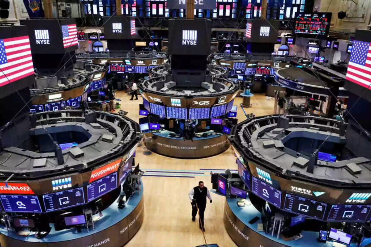 Wall Street cierra verde tras avances en negociación EEUU-China y ante reunión de la Fed Wall Street cierra verde tras avances en negociación EEUU-China y ante reunión de la Fed