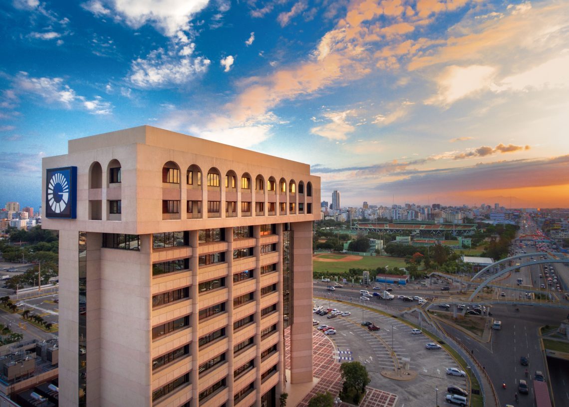 Banco Popular encabeza lista de empresas con mejor reputación corporativa, según revista Summa