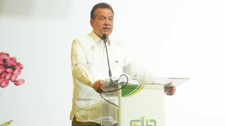 Ministro Ito Bisonó: “Estamos acompañando al campo dominicano para abrir más mercados y fortalecer la agroindustria” Ministro Ito Bisonó: “Estamos acompañando al campo dominicano para abrir más mercados y fortalecer la agroindustria”