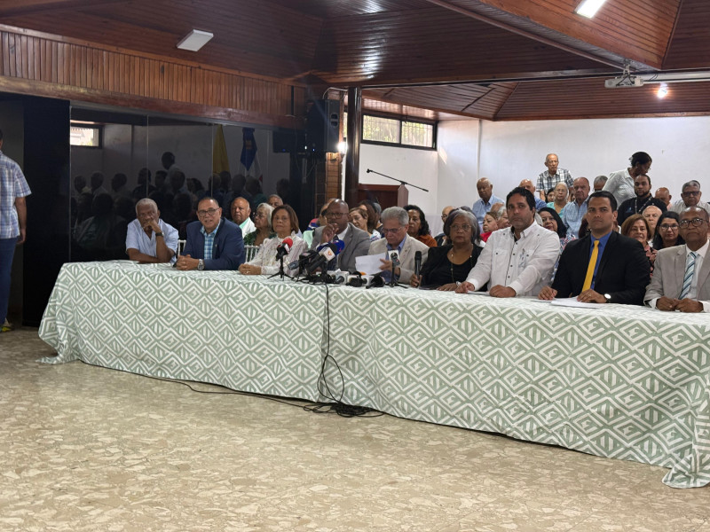 Médicos pensionados recibirán aumento salarial a partir de enero 2026