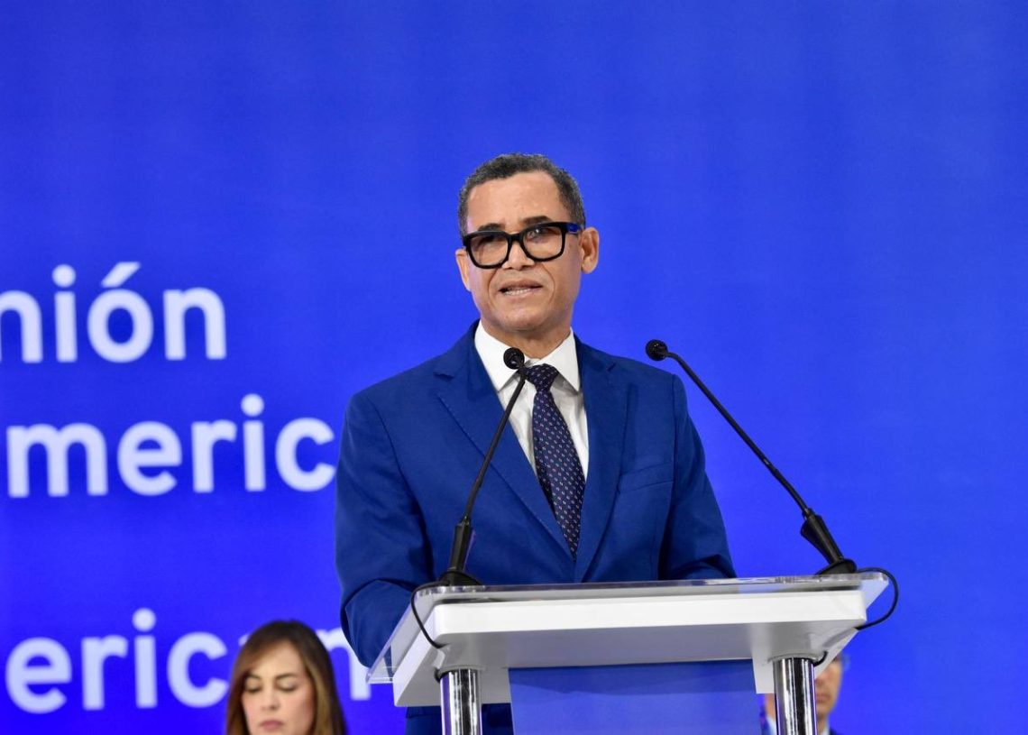 RD busca que la mitad de los empleos sean formales en 2028