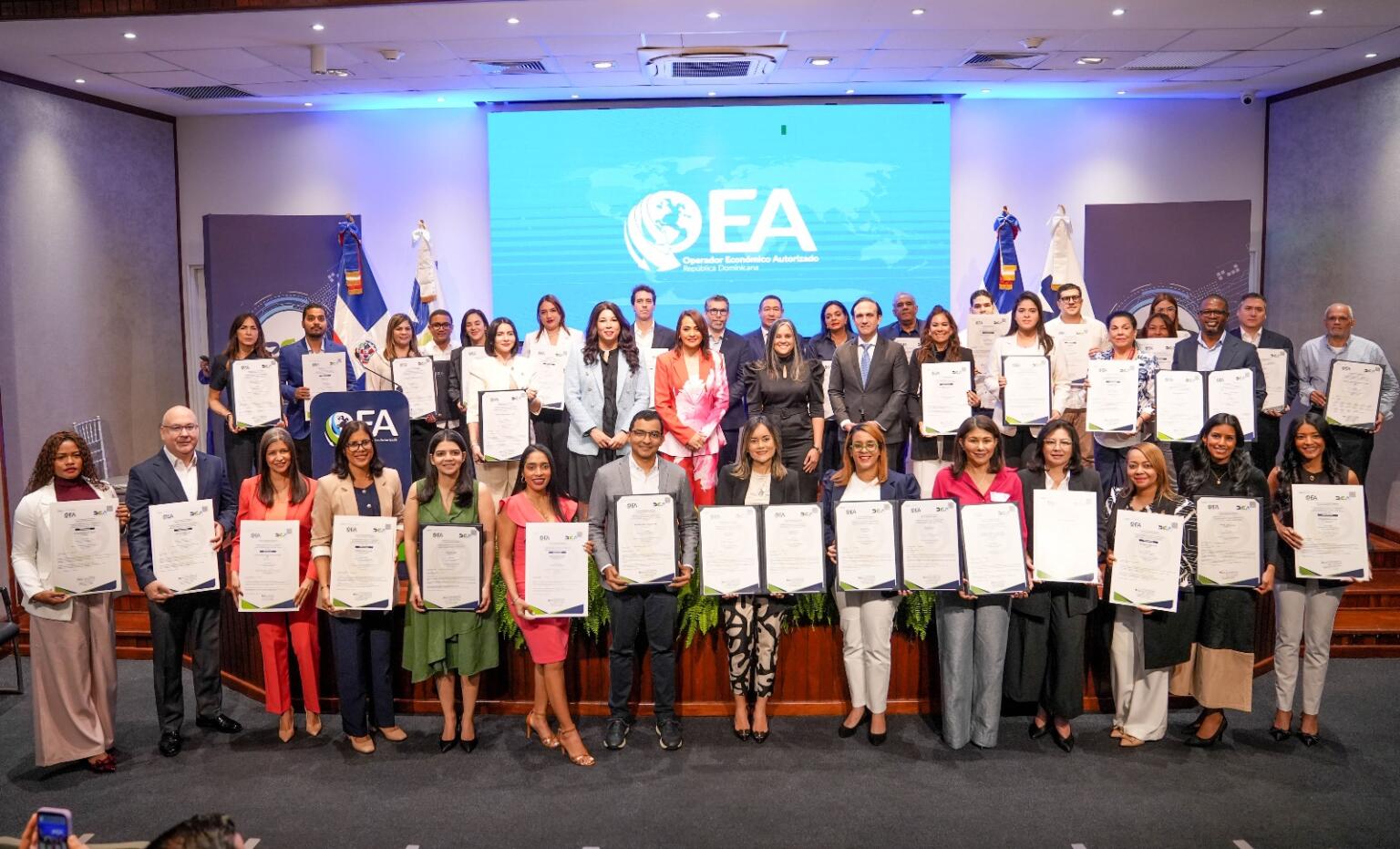 Nuevas empresas se suman al modelo de cumplimiento y seguridad aduanera