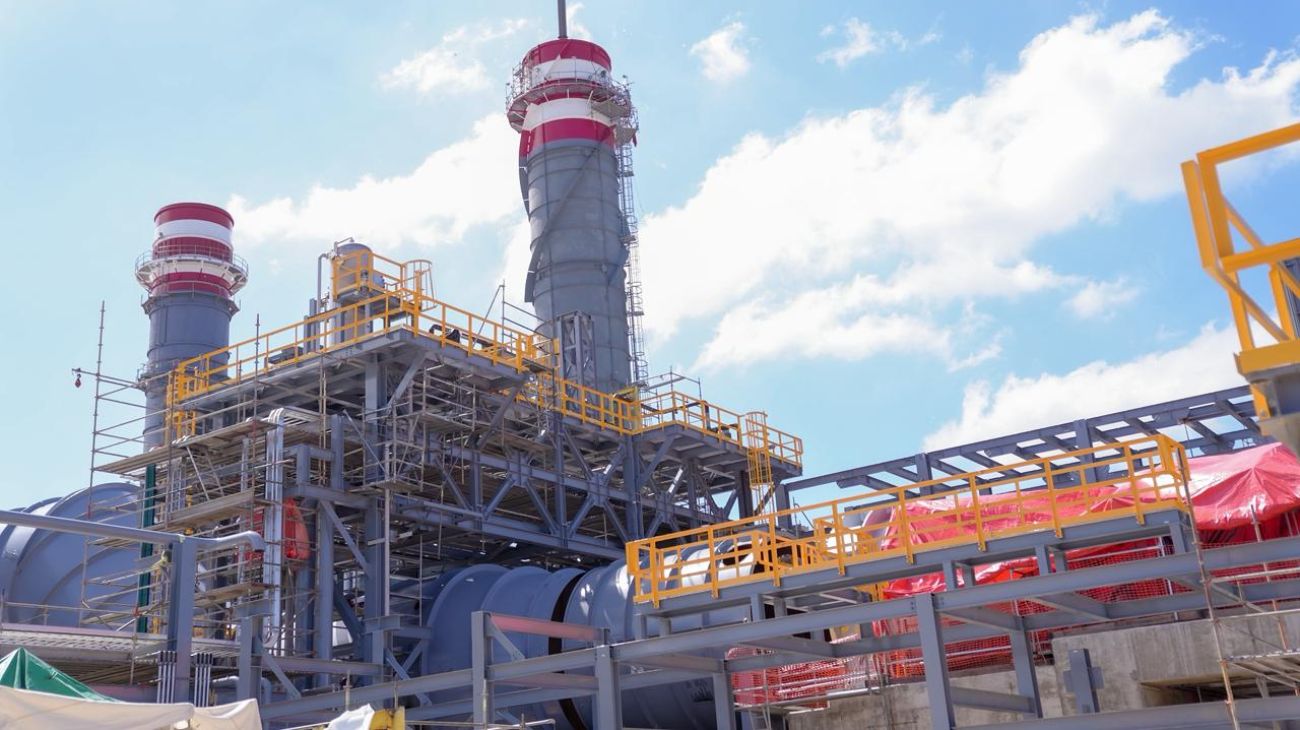 Supervisan construcción de la planta Energía 2000 en la RD