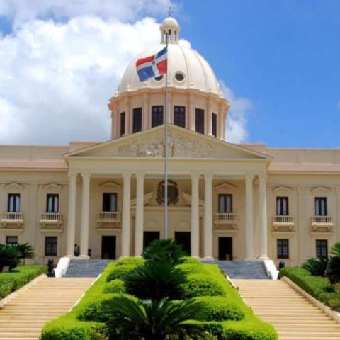 Luis Abinader designa comisión técnica del Consejo del Seguro Nacional de Salud (CoSeNaSa)