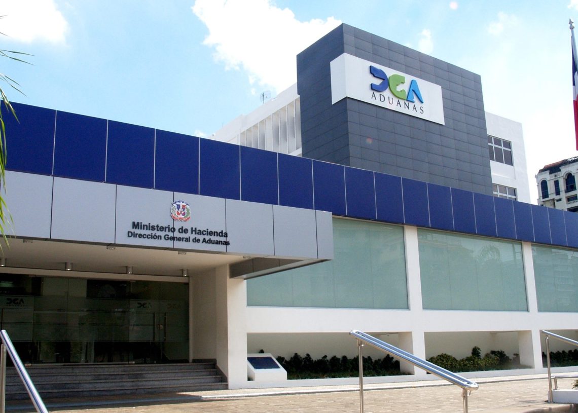 Recaudaciones de Aduanas caen un 2.7% en octubre