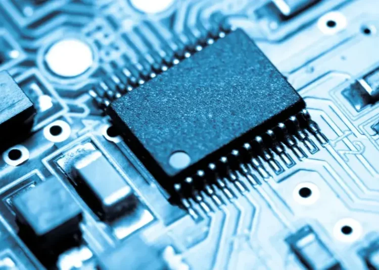 Industria de semiconductores alcanzará US$1.5 billones para 2030, según informe de PwC