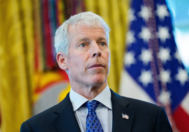 EEUU asegura que Chevron, Shell y Repsol “elevarán de inmediato” su inversión en Venezuela EEUU asegura que Chevron, Shell y Repsol “elevarán de inmediato” su inversión en Venezuela