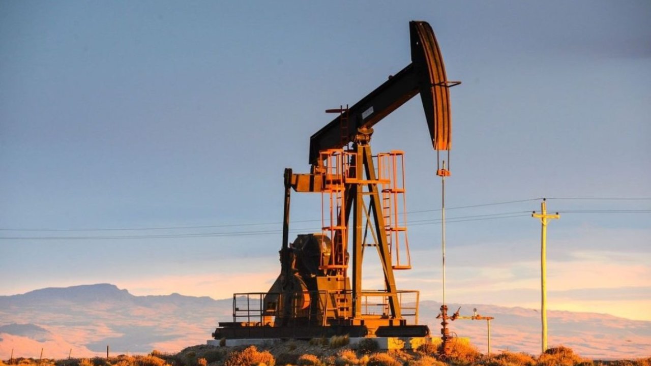 Precio del petróleo Texas cae 4,56 % tras reducirse temores de ataque estadounidense a Irán