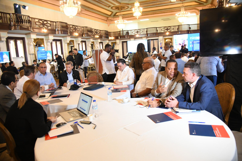 Gobierno recibe apoyo del BID y asesor británico en primer Consejo de Gobierno de 2026 Gobierno recibe apoyo del BID y asesor británico en primer Consejo de Gobierno de 2026