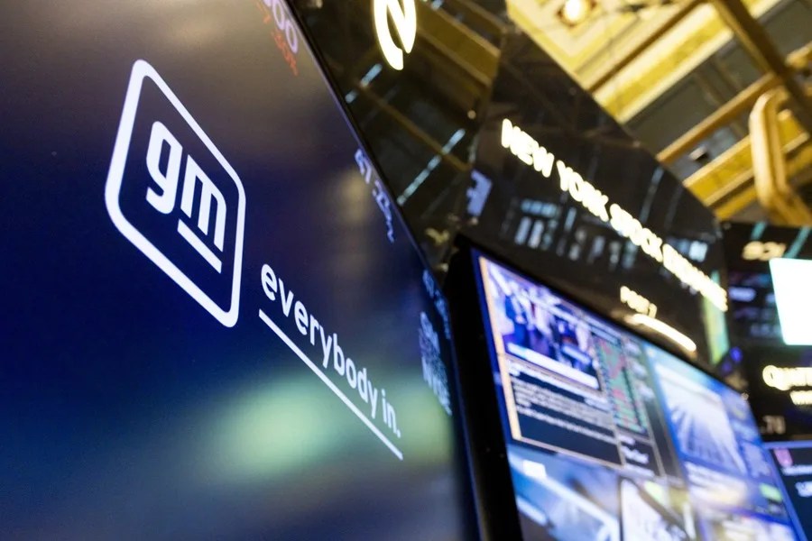 El beneficio neto de General Motors cayó un 55,1 % en 2025 por la marcha atrás con los vehículos eléctricos
