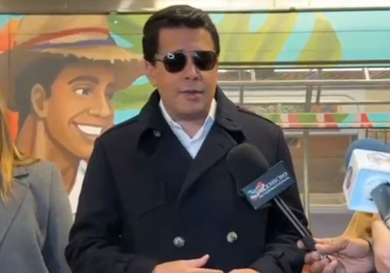 Ministro Collado lanza la nueva ruta promocional en la Línea A del tren en Nueva York