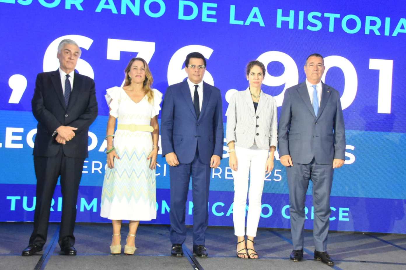 RD alcanza récord histórico: 1.4 millones de visitantes en diciembre y 11,676,901 en todo el año