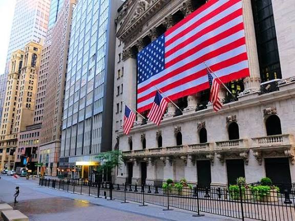 Wall Street cierra al alza tras desescalada geopolítica impulsada por anuncios de Trump en Davos