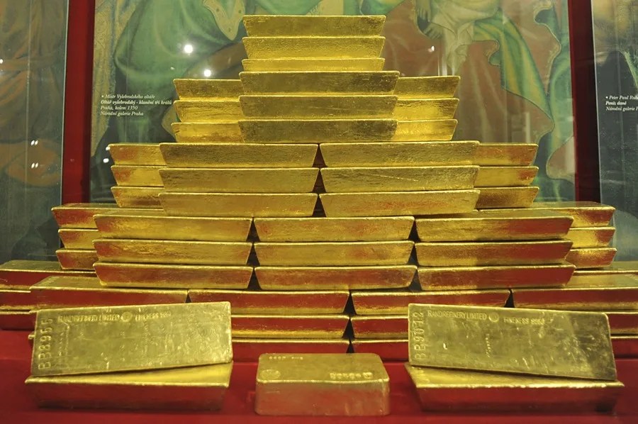 El oro supera los 5.100 dólares y el precio de la onza duplica su valor en año y medio