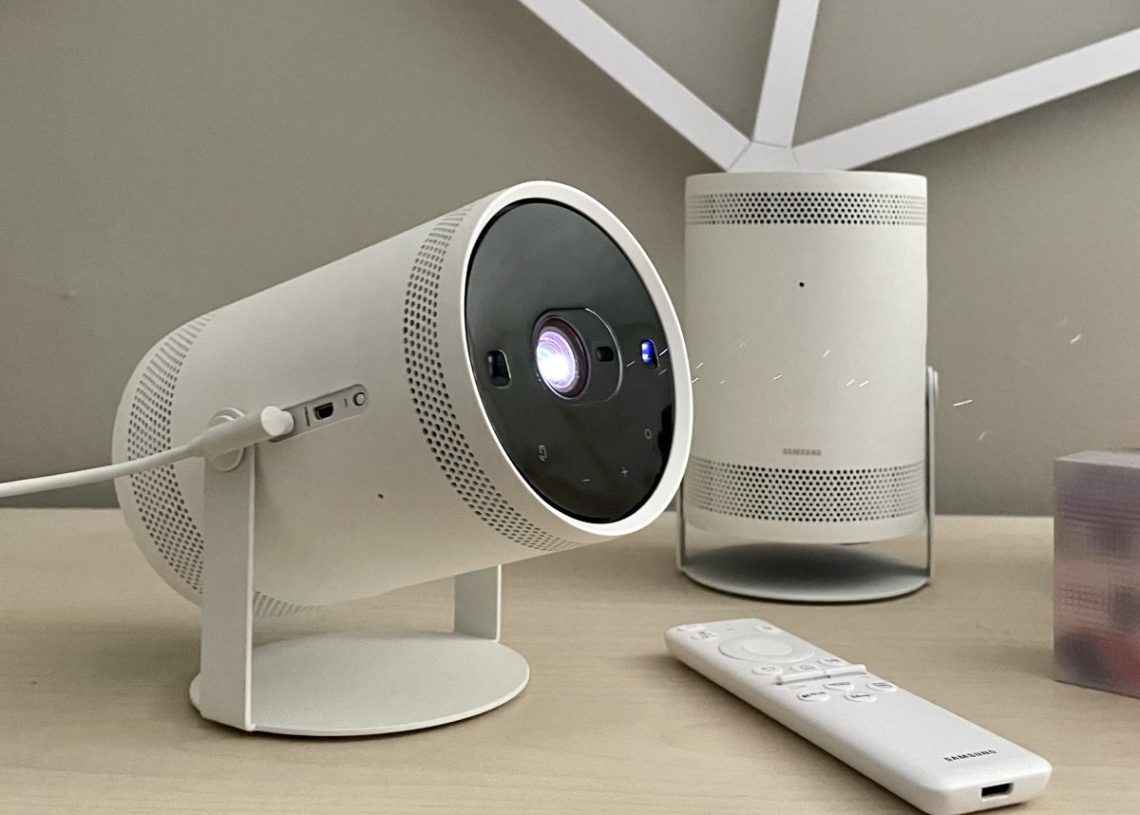 Samsung presenta el proyector Freestyle+ con inteligencia artificial y mayor brillo Samsung presenta el proyector Freestyle+ con inteligencia artificial y mayor brillo