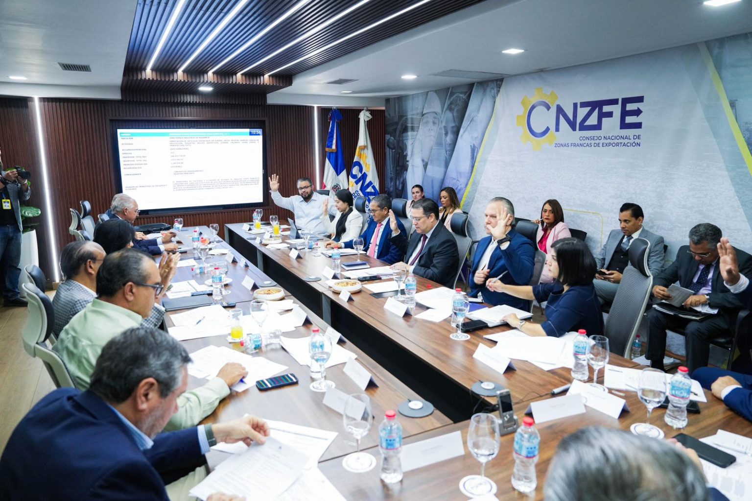 Yayo anuncia innovaciones en consejo de Zonas Francas e inversión superior a RD$800 millones Yayo anuncia innovaciones en consejo de Zonas Francas e inversión superior a RD$800 millones