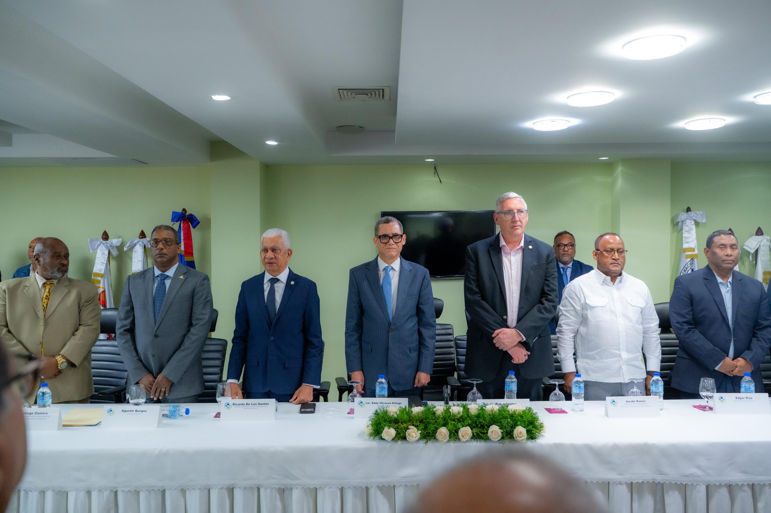 Ricardo de los Santos considera acuerdo entre el Ministerio de Trabajo y la ITF garantiza mejores condiciones laborales para los choferes Ricardo de los Santos considera acuerdo entre el Ministerio de Trabajo y la ITF garantiza mejores condiciones laborales para los choferes