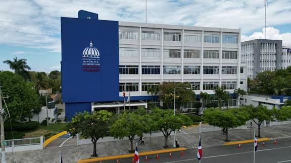 Entra en vigencia aumento de 8 % al salario mínimo, anuncia Ministerio de Trabajo