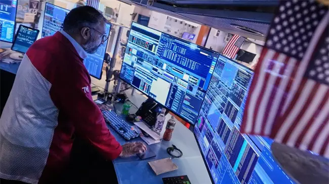 Wall Street cierra en rojo tras anuncio de aranceles y preocupación por IA en tecnológicas Wall Street cierra en rojo tras anuncio de aranceles y preocupación por IA en tecnológicas