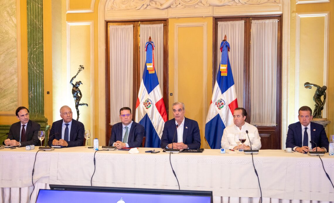 Abinader garantiza estabilidad en los precios en la canasta básica Abinader garantiza estabilidad en los precios en la canasta básica