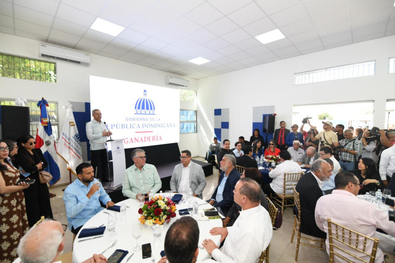 Conaleche destaca avances del sector lechero en actividades Feria Ganadera Conaleche destaca avances del sector lechero en actividades Feria Ganadera