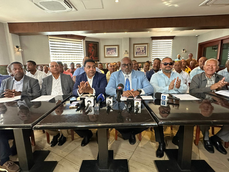 Transportistas aseguran pasajes mantendrán estabilidad de precios pese al alza de combustibles Transportistas aseguran pasajes mantendrán estabilidad de precios pese al alza de combustibles