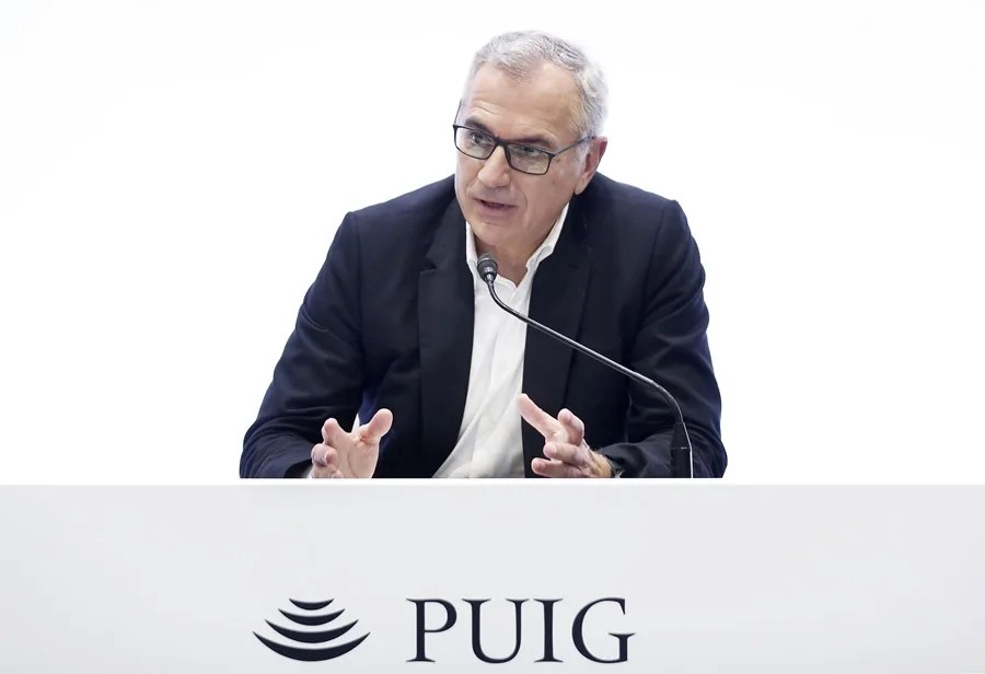 Puig negocia una fusión con Estée Lauder