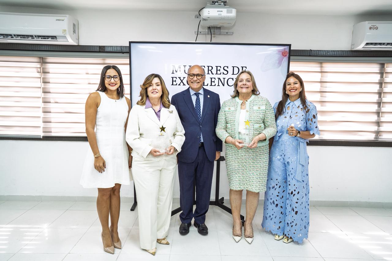 ANEIH distingue a Biviana Riveiro Disla, Lucille Houellemont Jimenes y Patricia León, por su aporte al país y al empresariado ANEIH distingue a Biviana Riveiro Disla, Lucille Houellemont Jimenes y Patricia León, por su aporte al país y al empresariado