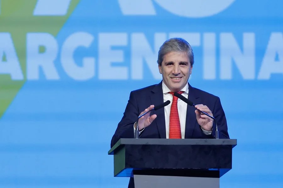 El Gobierno de Milei rebate las críticas por los problemas del sector industrial argentino El Gobierno de Milei rebate las críticas por los problemas del sector industrial argentino