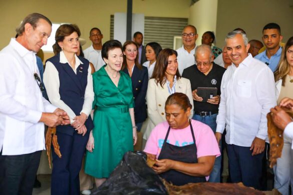 Industria del tabaco impulsa la economía con un aporte de 1,356 millones de dólares anuales, afirma la vicepresidenta Raquel Peña