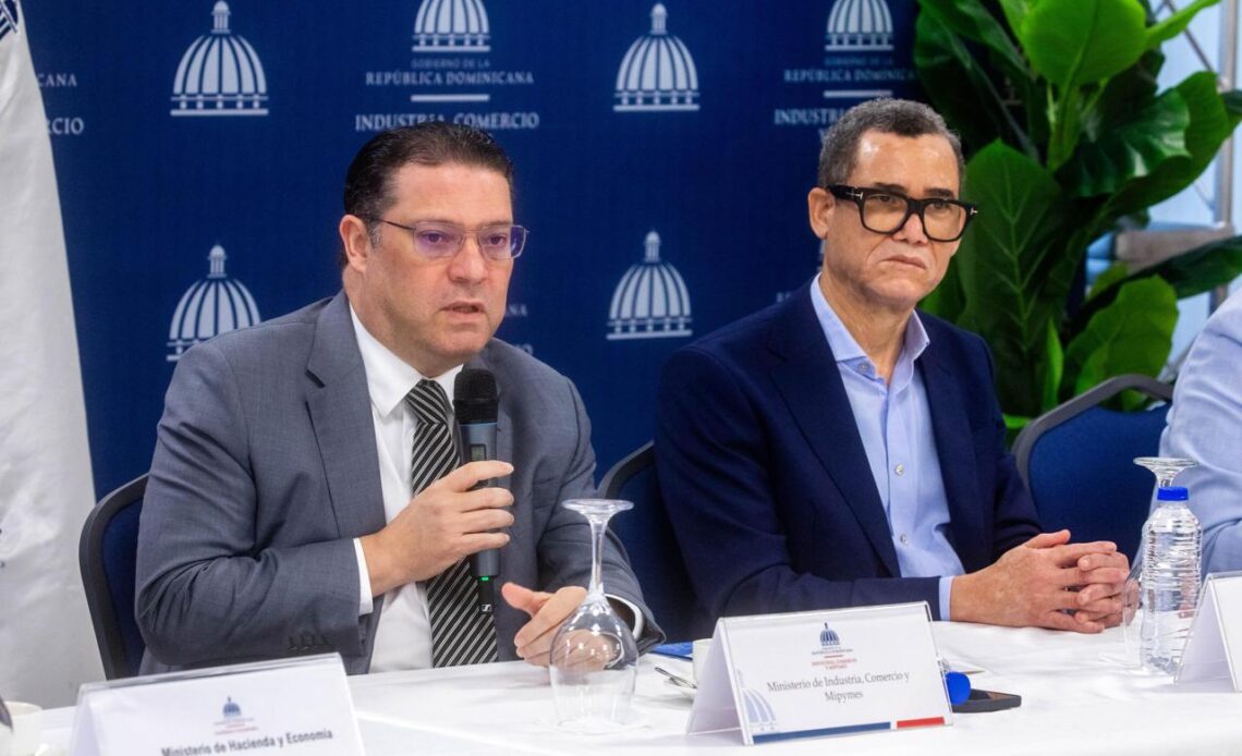 Yayo Sanz Lovatón anuncia ofensiva nacional contra el comercio ilícito